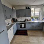 Dørprofil: W008 (slett)
Farge: PT5007 (gråblå)
Benkeplate: Kompositt Noble Carrera
Oppvaskkum: PLanlimt Blanco Dalago 6-F